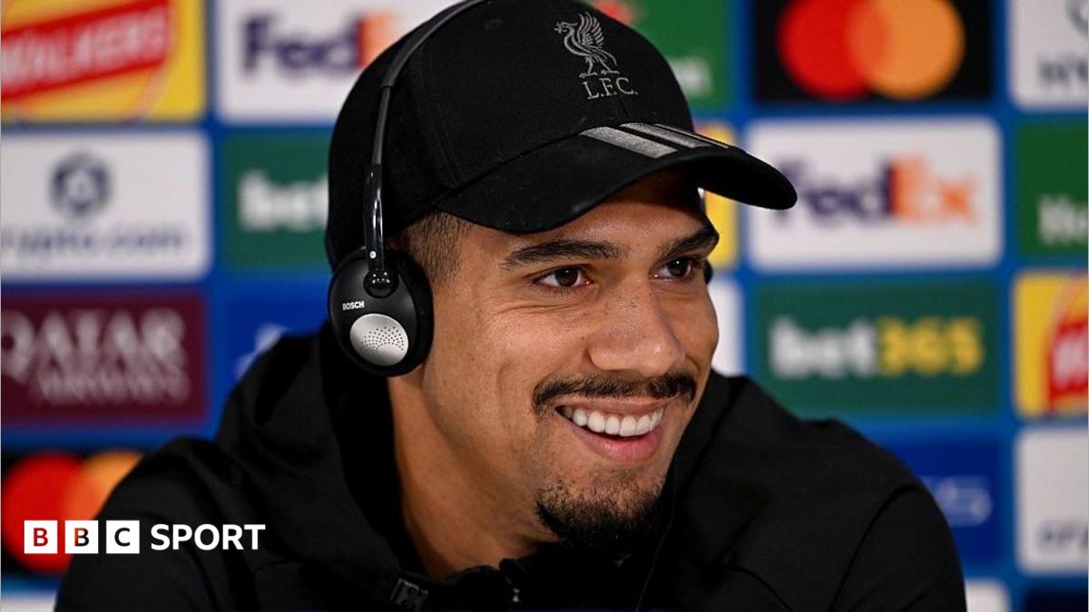 Ronald Araujo, defensa uruguayo, solución temporal del Liverpool