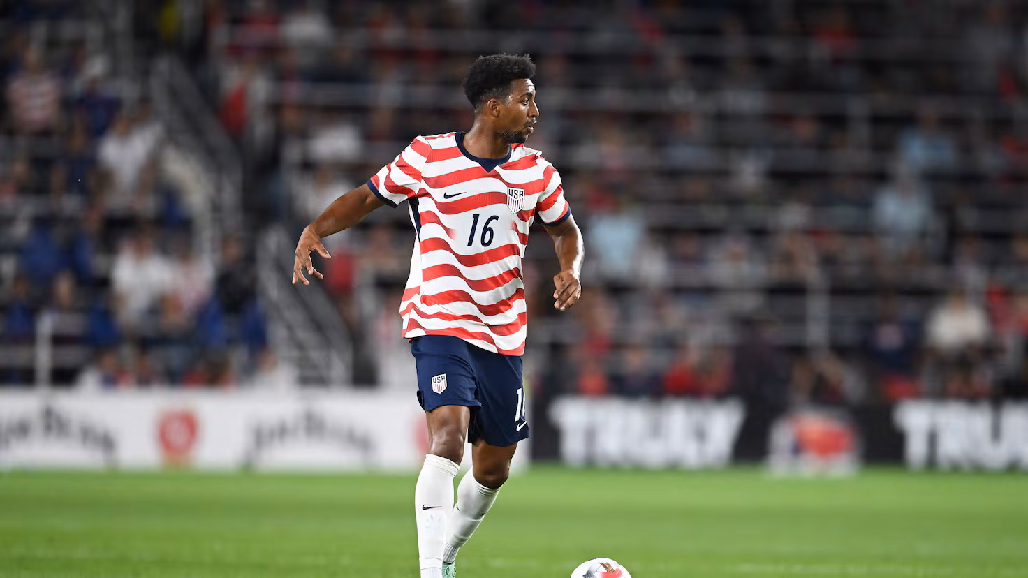 Meses después de abandonar la MLS, la estrella del USMNT Alex Freeman se dirige a Liverpool