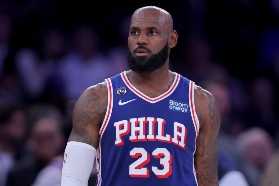 La profundidad de los Sixers en el centro, tras la lesión de Embiid, generaba dudas antes de la campaña 2026/27, especialmente tras el desgarro de Hukporti...