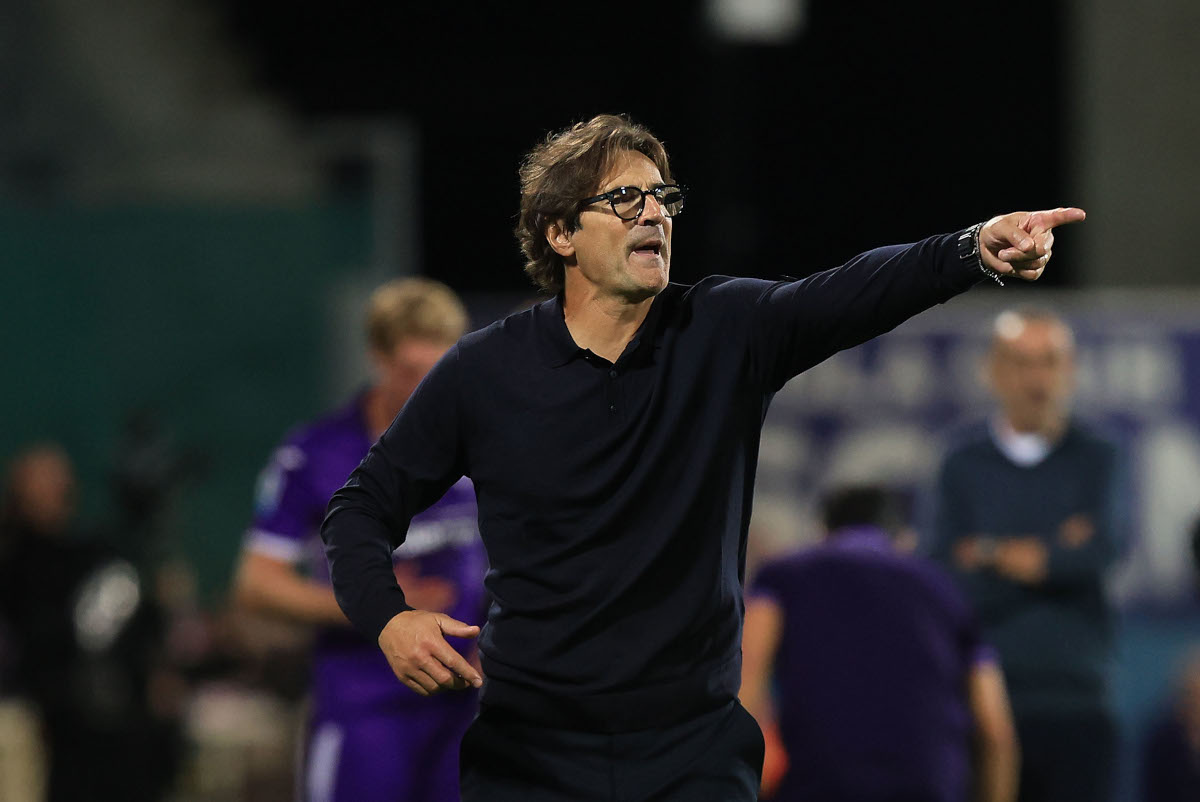 Vanoli, entrenador frustrado por la defensa, insta a su equipo a mejorar y se pregunta: ¿logrará la Fiorentina reforzar su solidez defensiva la próxima temporada?