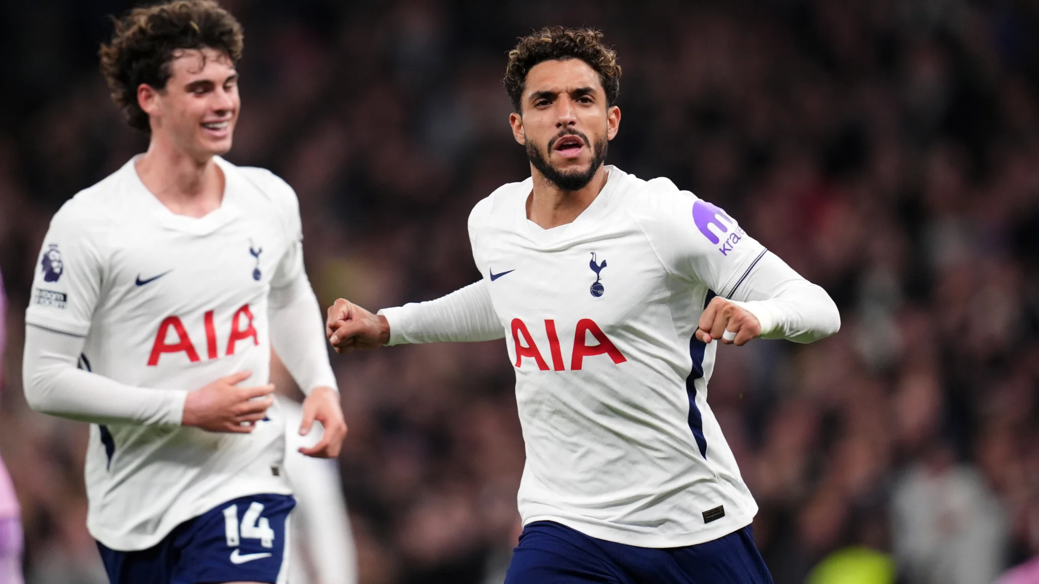 Tottenham gana y sale de la zona roja