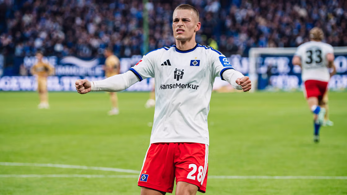El rayo tardío de Muheim hunde al Stuttgart en el Volksparkstadion