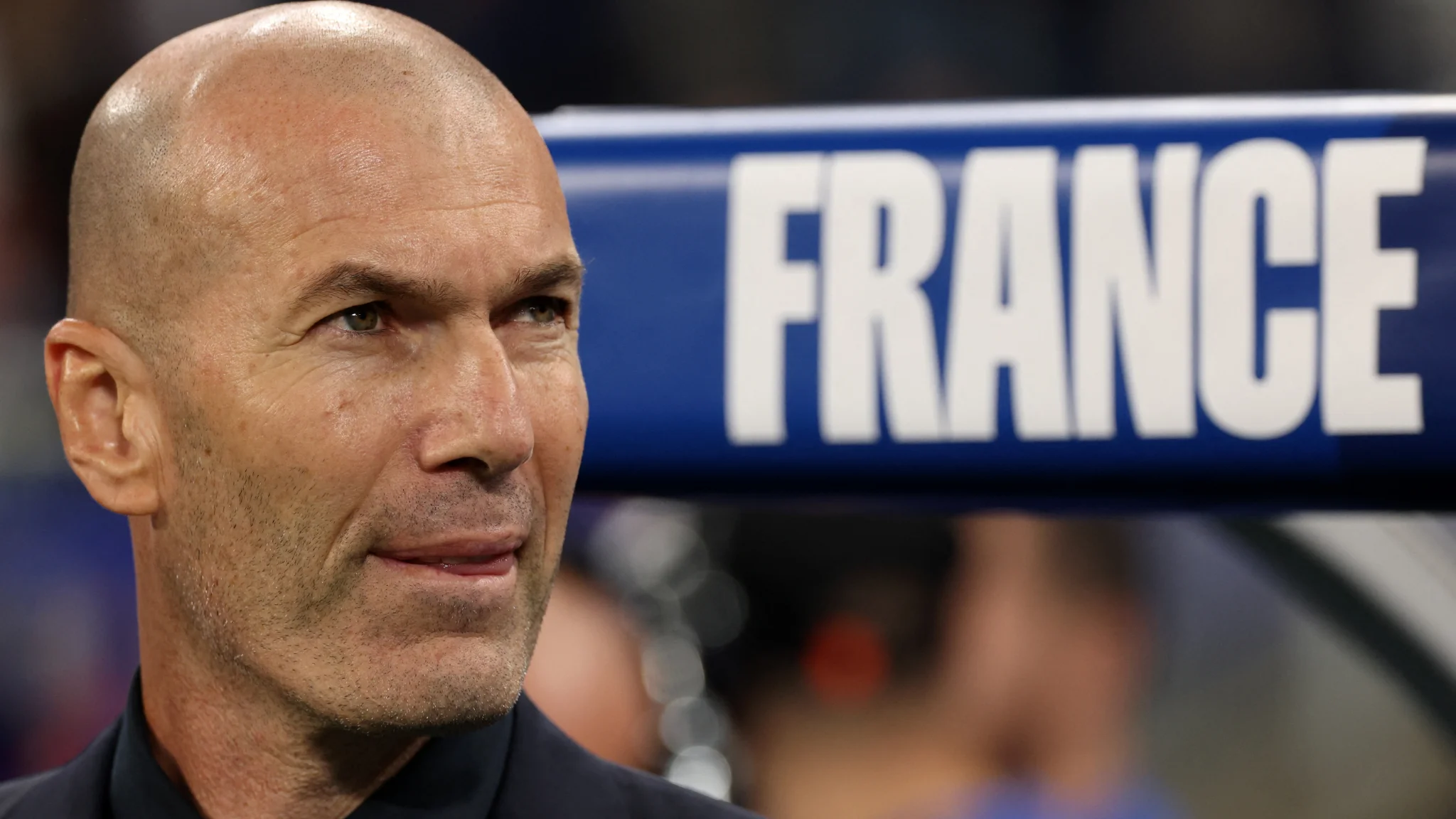las imágenes del regreso triunfal de Zidane al Stade de France para Francia-Italia