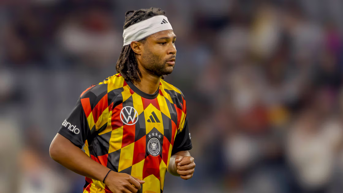 Serge Gnabry deja el campamento de Alemania para regresar al Bayern Munich