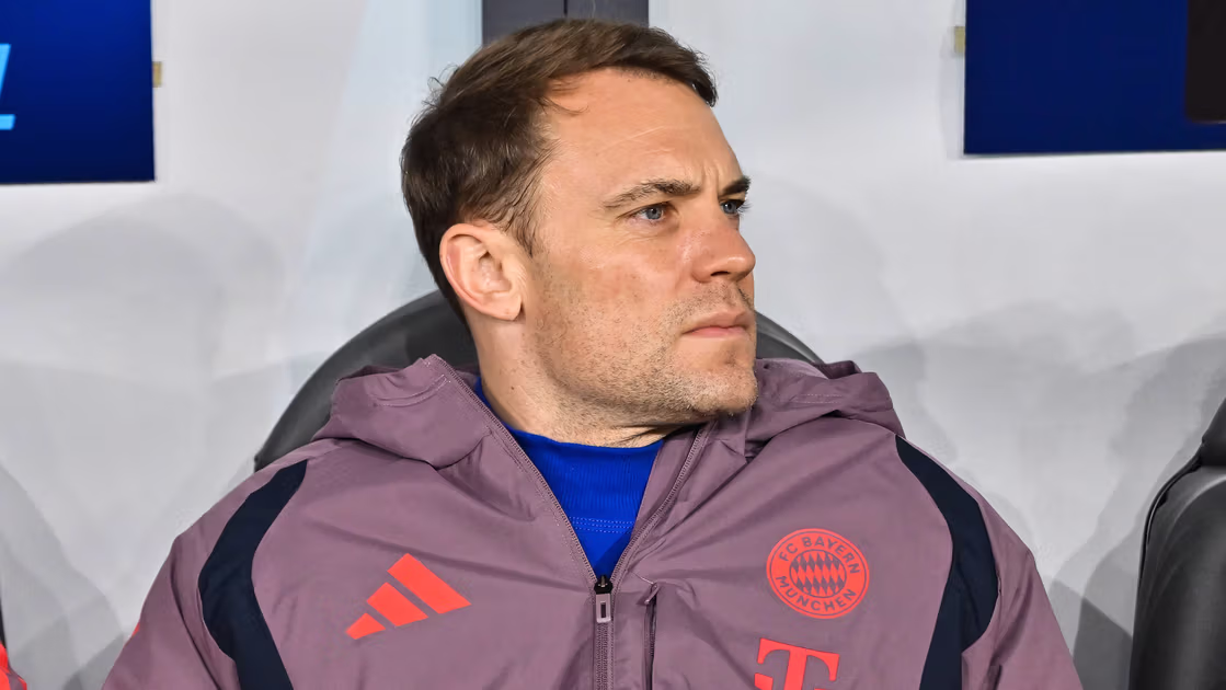 Portero del Bayern, Manuel Neuer, fuera por 'líquido en el pie' - Max Eberl