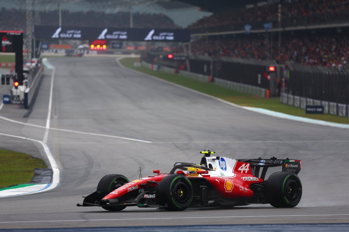 FIA revela por qué los coches de F1 se detuvieron bajo la lluvia en el GP de Bahréin, Malasia