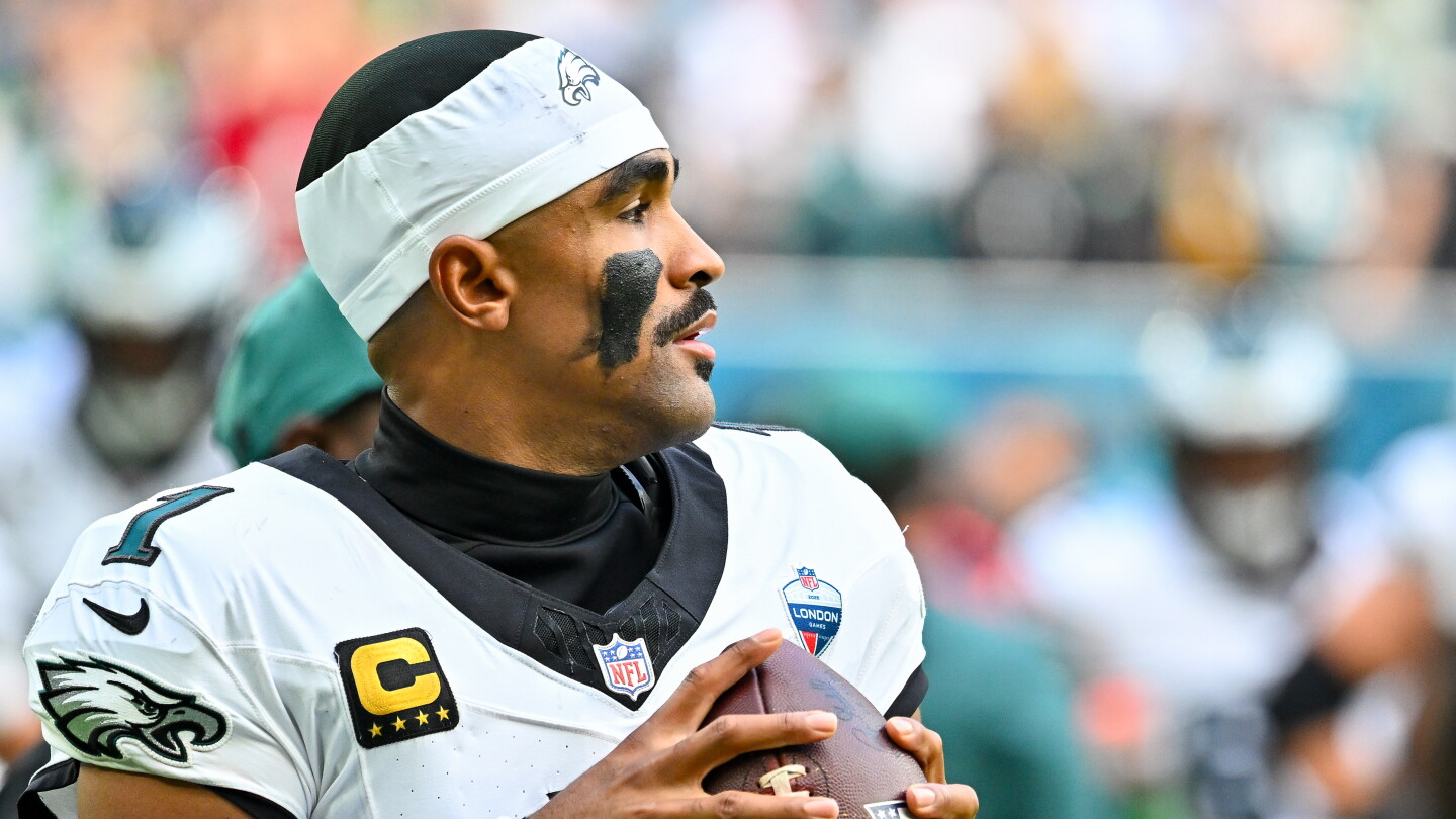 Eagles no planean poner a Jalen Hurts en reserva de lesionados