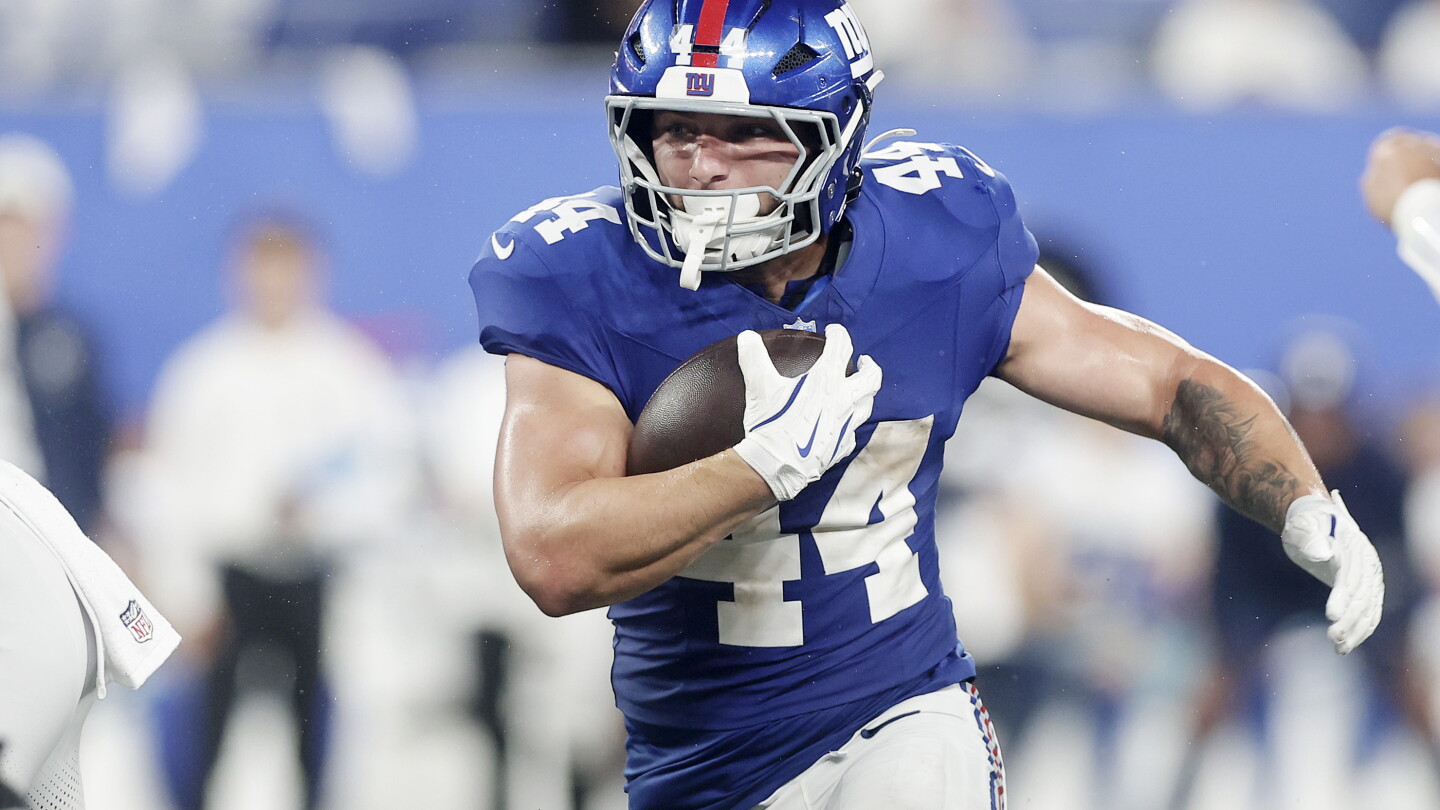 Cam Skattebo, corredor de los Giants, vuelve a la rotación de corredores el domingo.