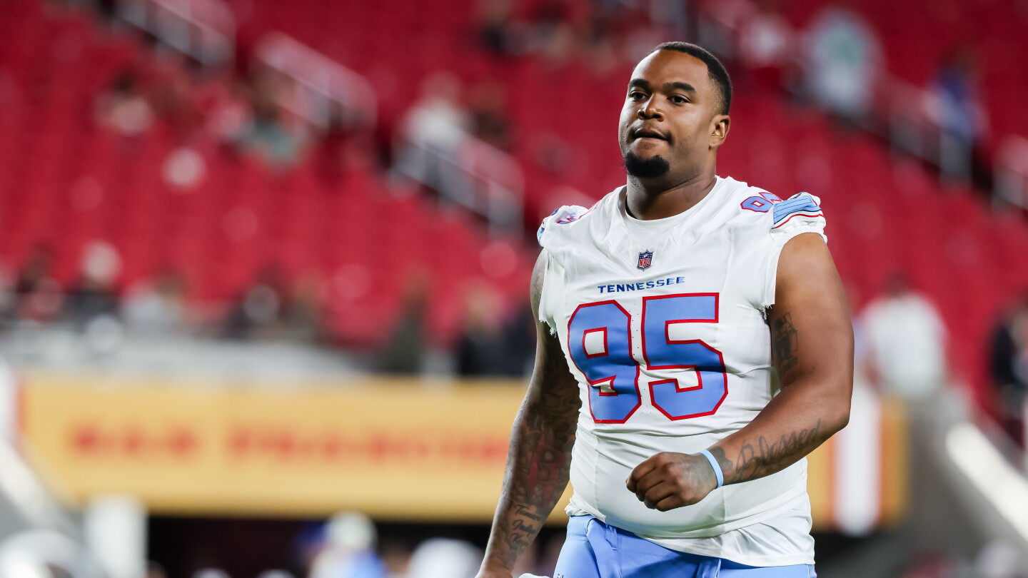 Titans liberan al tackle defensivo Jordan Elliott tras incidente en sus instalaciones