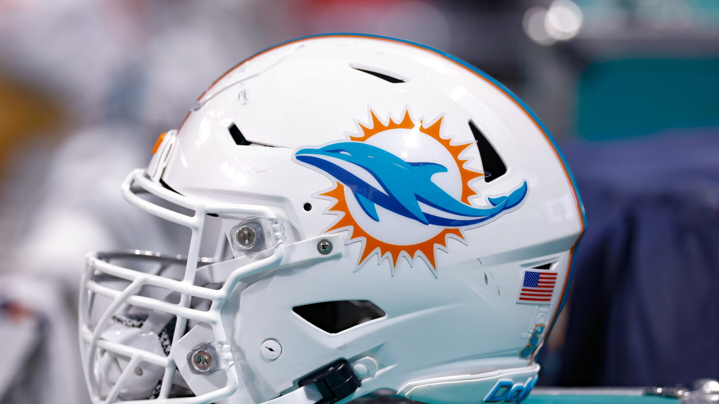 Dolphins y Jets protagonizan un encuentro lleno de frustración en su primera partida del año.