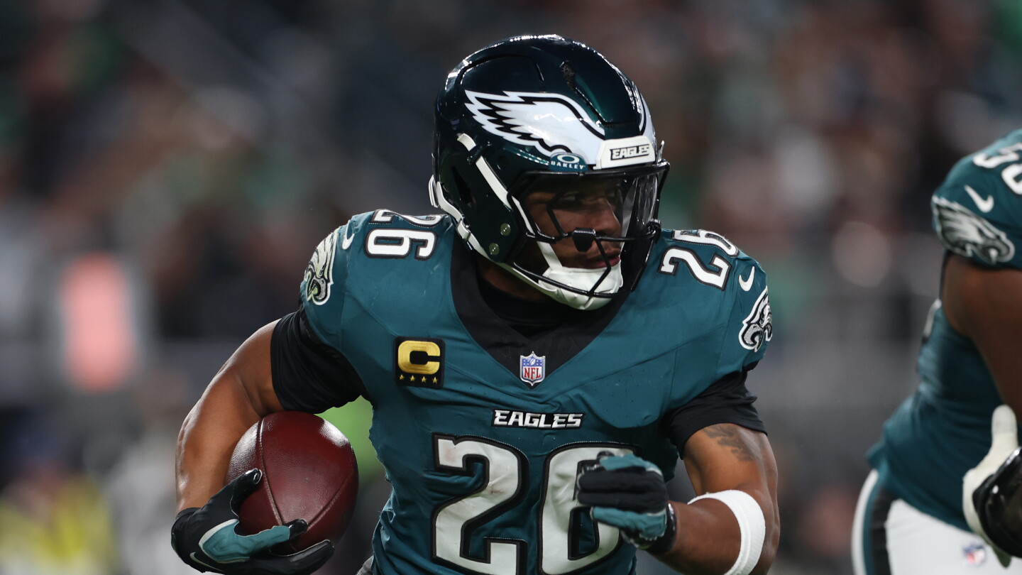 Saquon Barkley, corredor de los Eagles, con expresión de duda por una posible lesión lumbar.