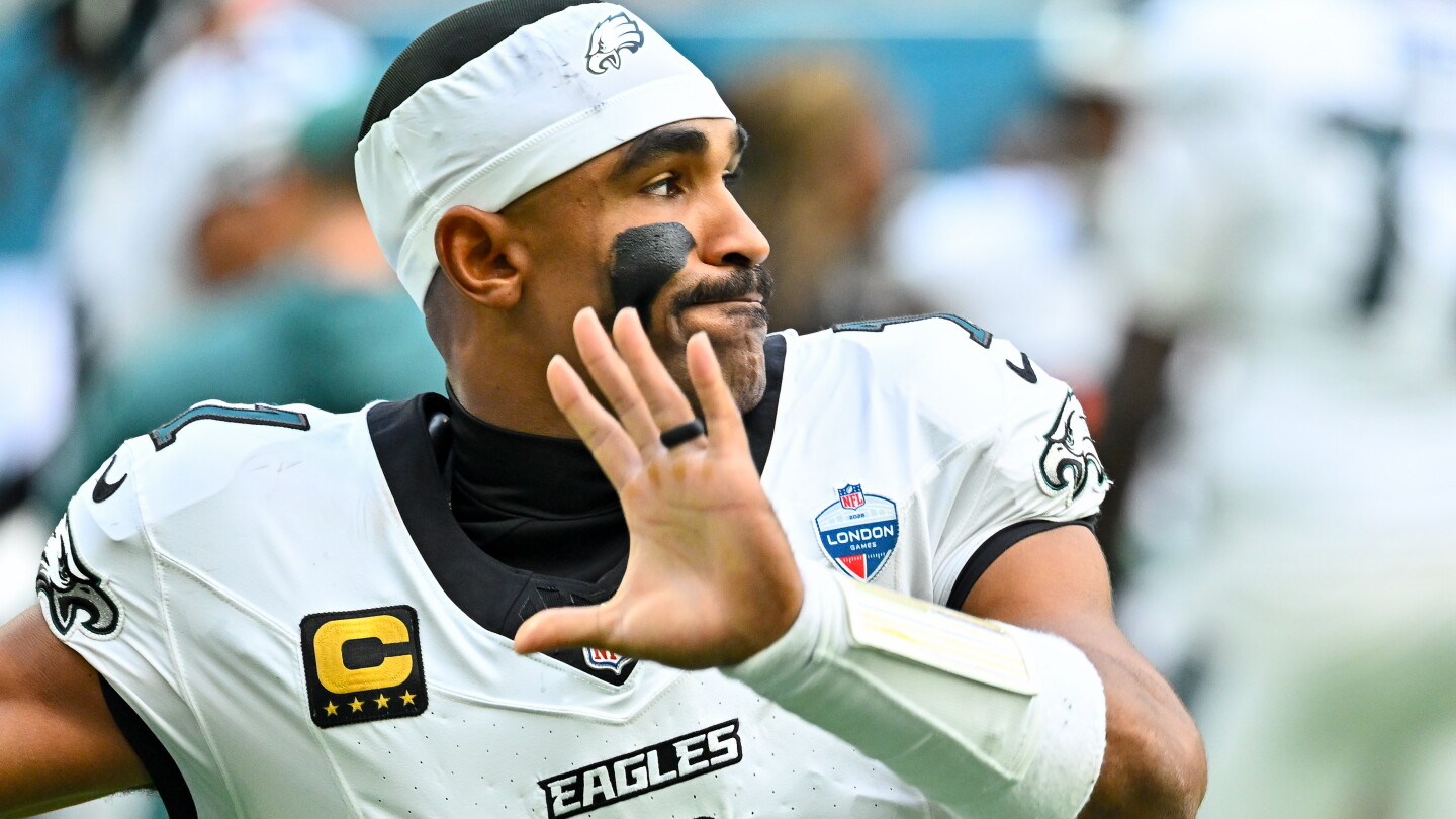 Cambio inesperado de los Eagles con Hurts en lista de lesionados