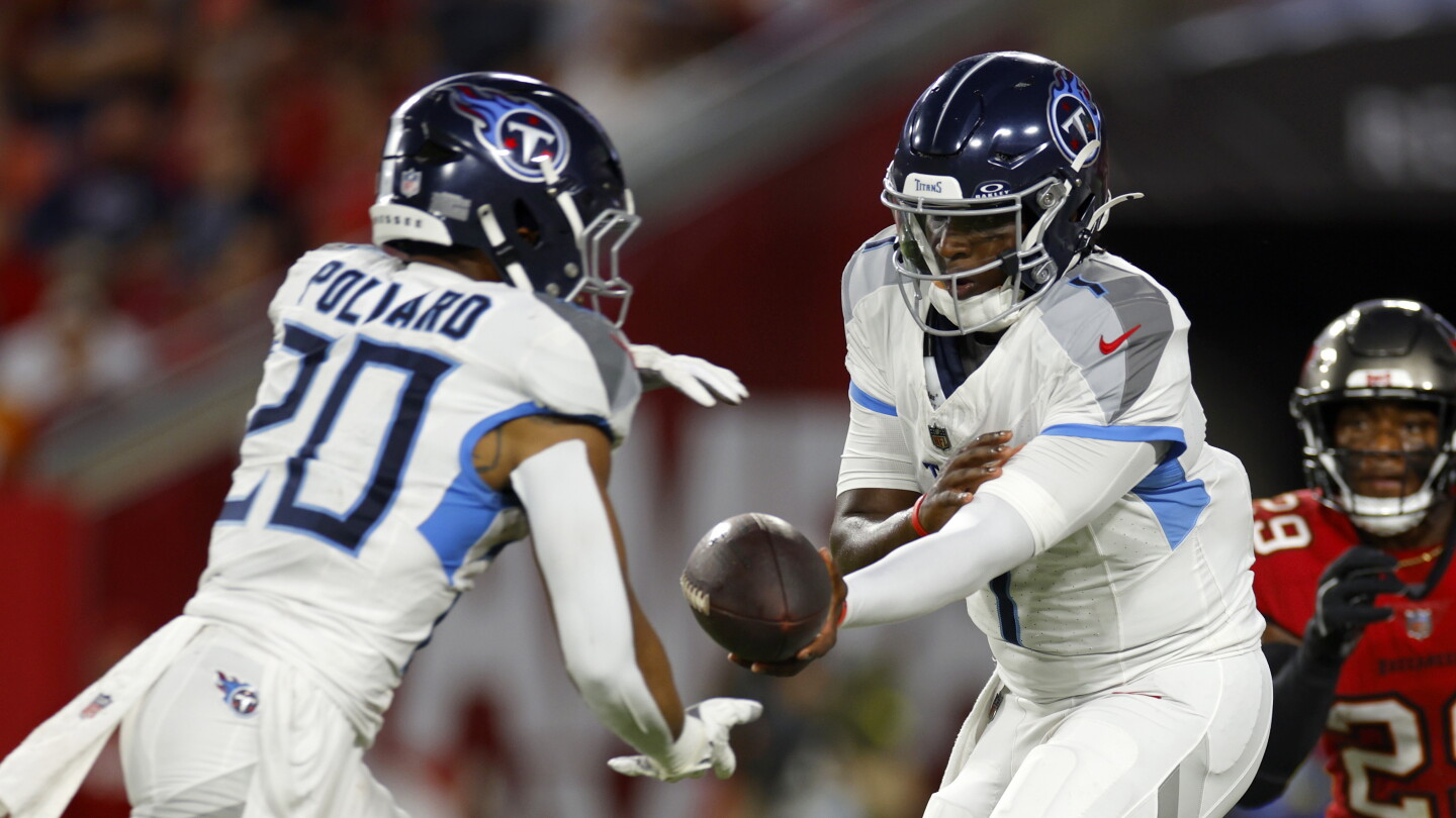 Titans RB Tony Pollard sin estado de juego, Tyjae Spears cuestionable
