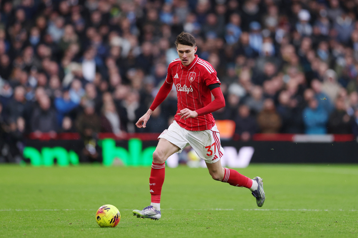 Video: Nottingham Forest brinda a Savona una bienvenida especial tras una lesión catastrófica. ¿Veremos a Savona de nuevo como titular la próxima temporada?