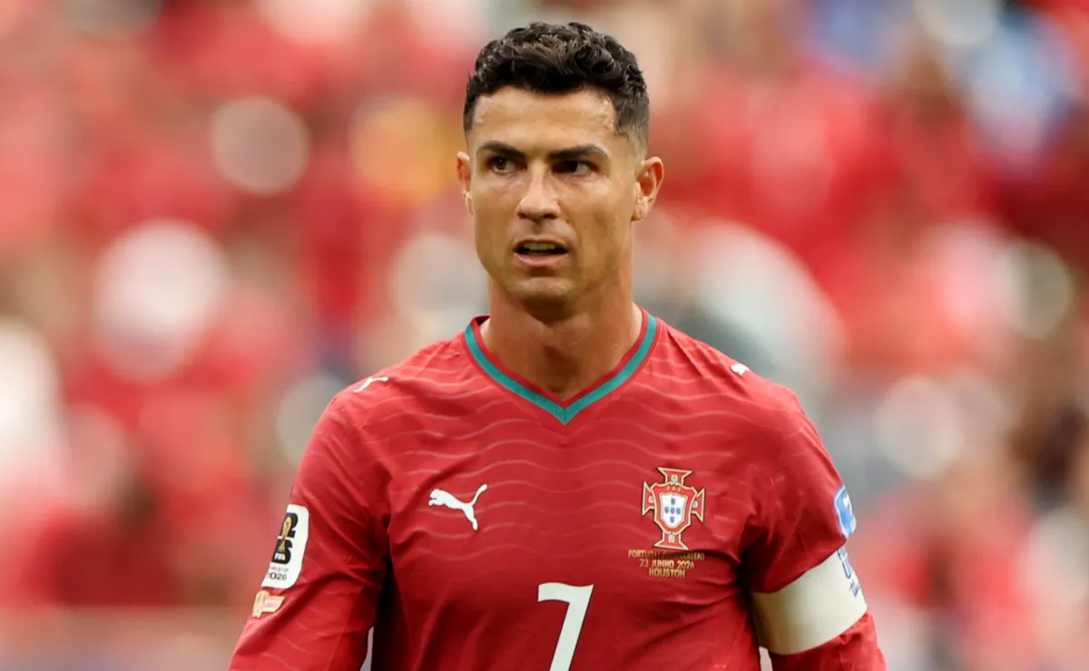 Ronaldo recibe su primera sanción tras abandonar Portugal; su icónico número 7 pasa a otro, pero hay una condición