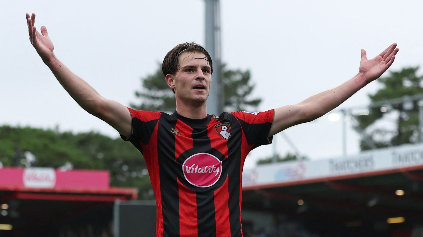 Noticias de transferencia de Alex Scott: Bournemouth evaluará ofertas superiores a £80 m al internacional inglés tras rechazar renovar su contrato