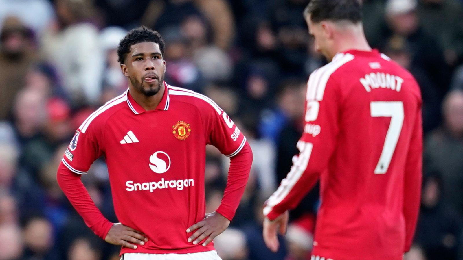Gary Neville arremete contra los jugadores del Manchester United por abandonar el trabajo y volverse contra Michael Carrick tras la derrota a Bournemouth?