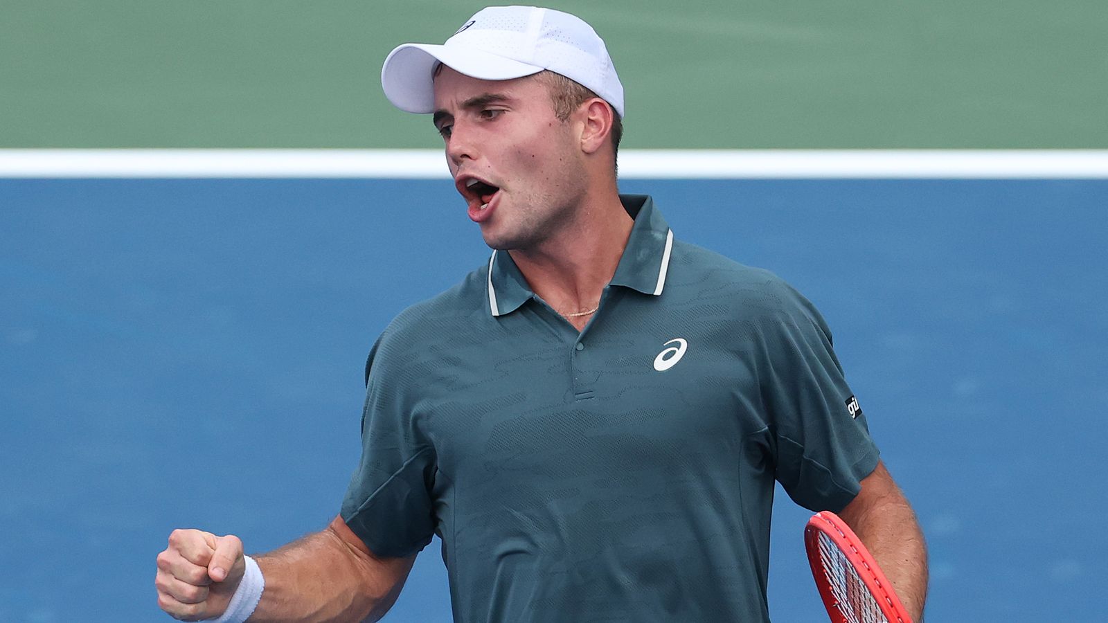 Jacob Fearnley se retira lesionado contra Arthur Fery en Viena mientras Harriet Dart extiende su racha ganadora.