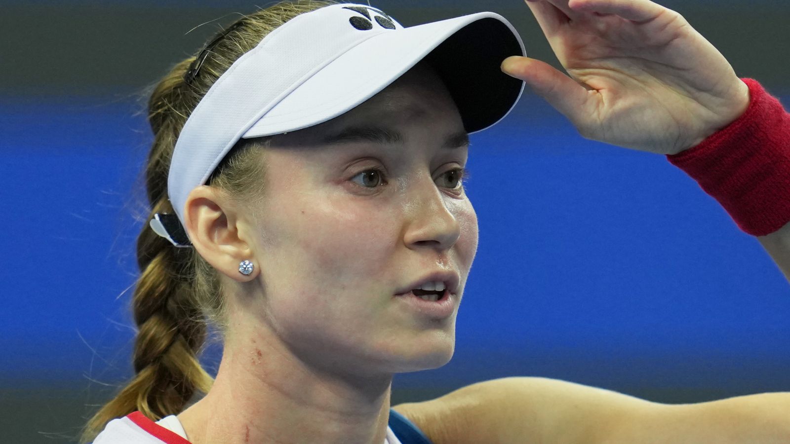 Elena Rybakina vence a Leylah Fernández en sets corridos para defender el título del Ningbo Open