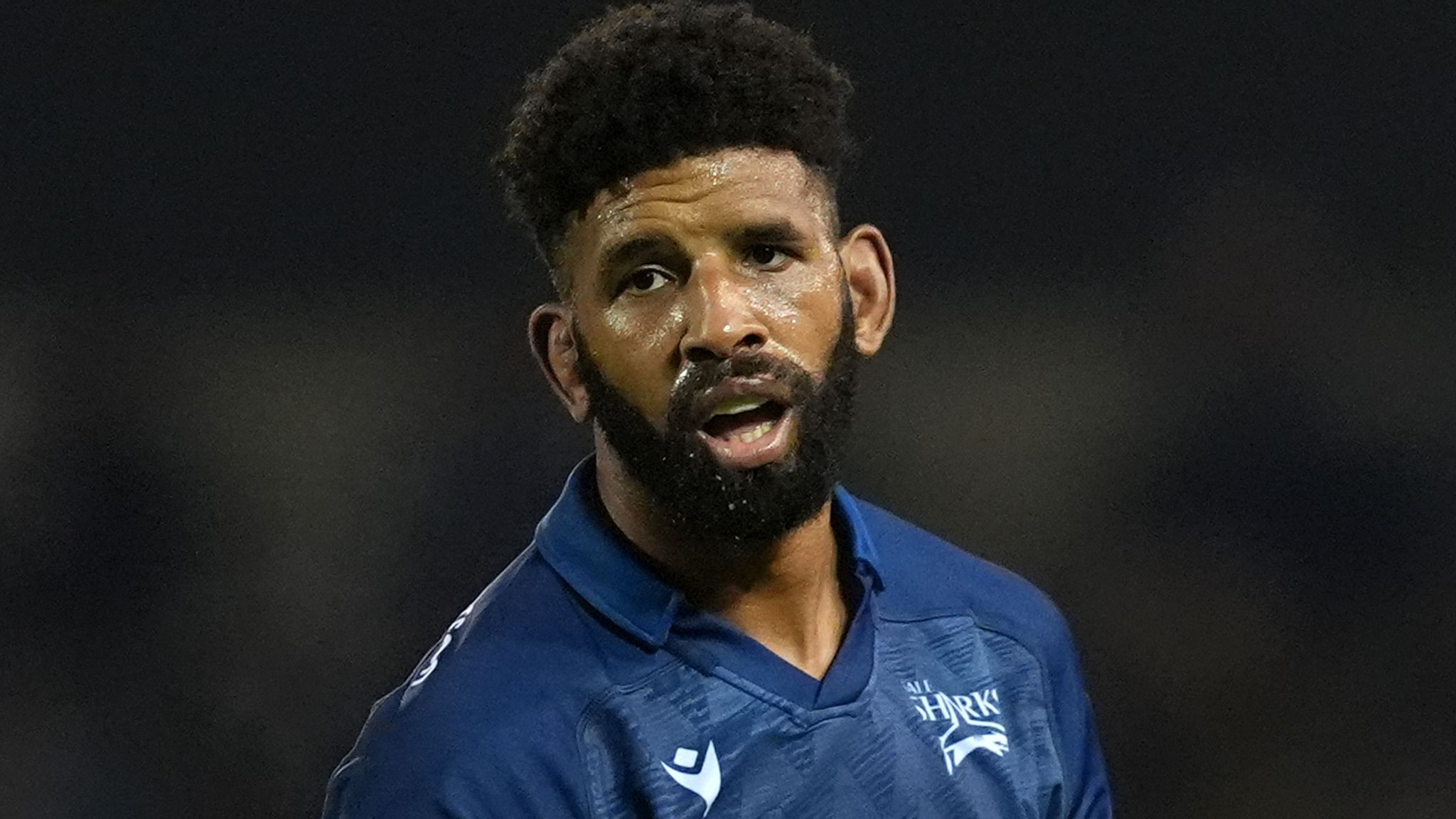 Andrews jugó para Sale Sharks en Inglaterra hasta principios de 2026