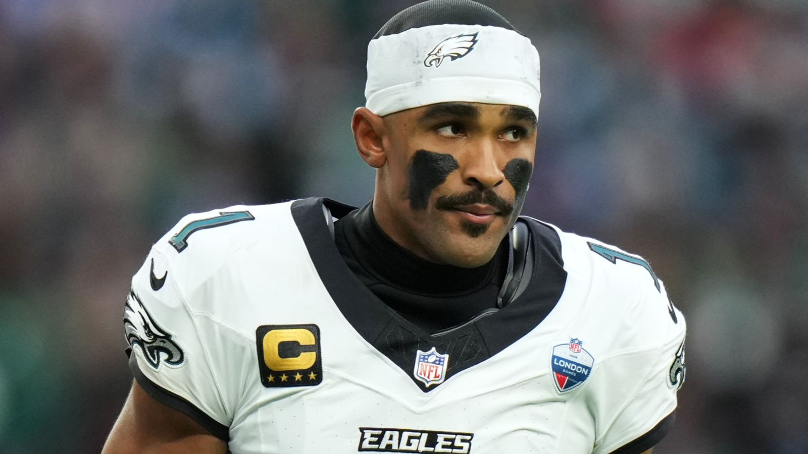 Jalen Hurts fuera por coágulo, Eagles sin su quarterback para el partido contra los Panthers