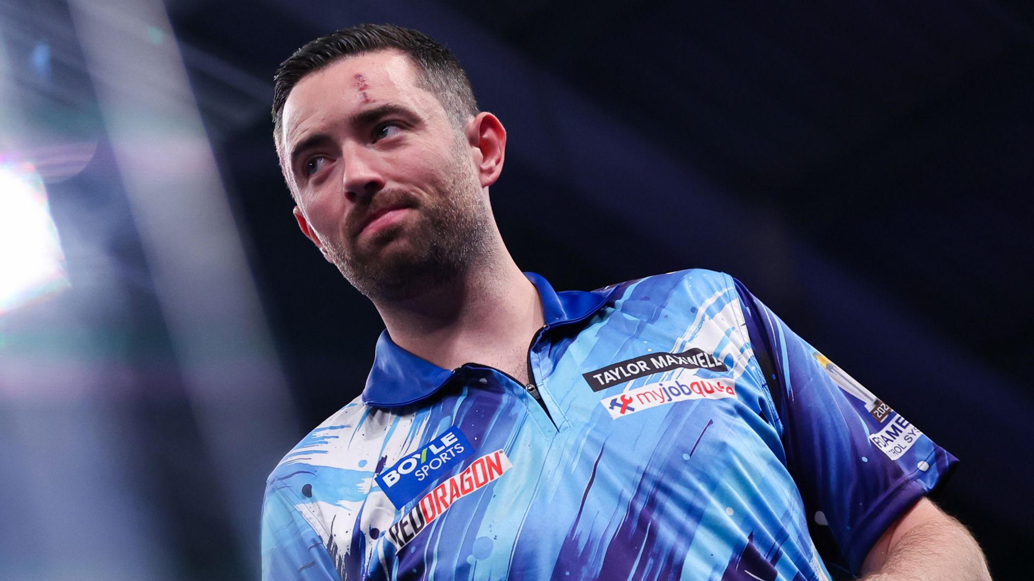 Humphries realizó un finish de 10 dardos al eliminar a Jermaine Wattimena en el Grand Prix.