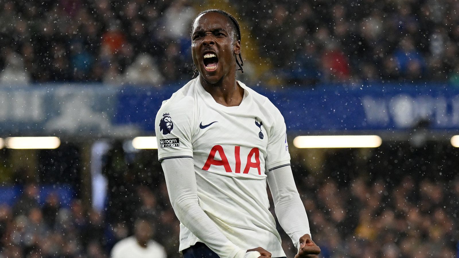 Portero del Chelsea Mike Penders comete autogol mientras Mathys Tel marca; ¿podrá el Tottenham mantener esta racha?