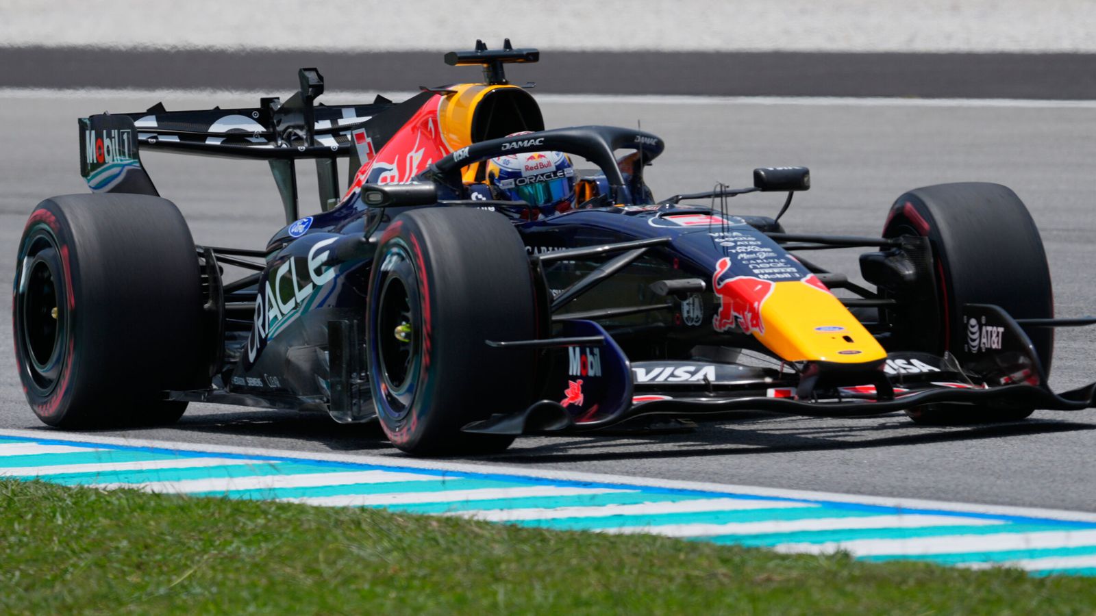 Bahrain GP en Malasia: Verstappen lidera la práctica mientras Russell lo sigue de cerca