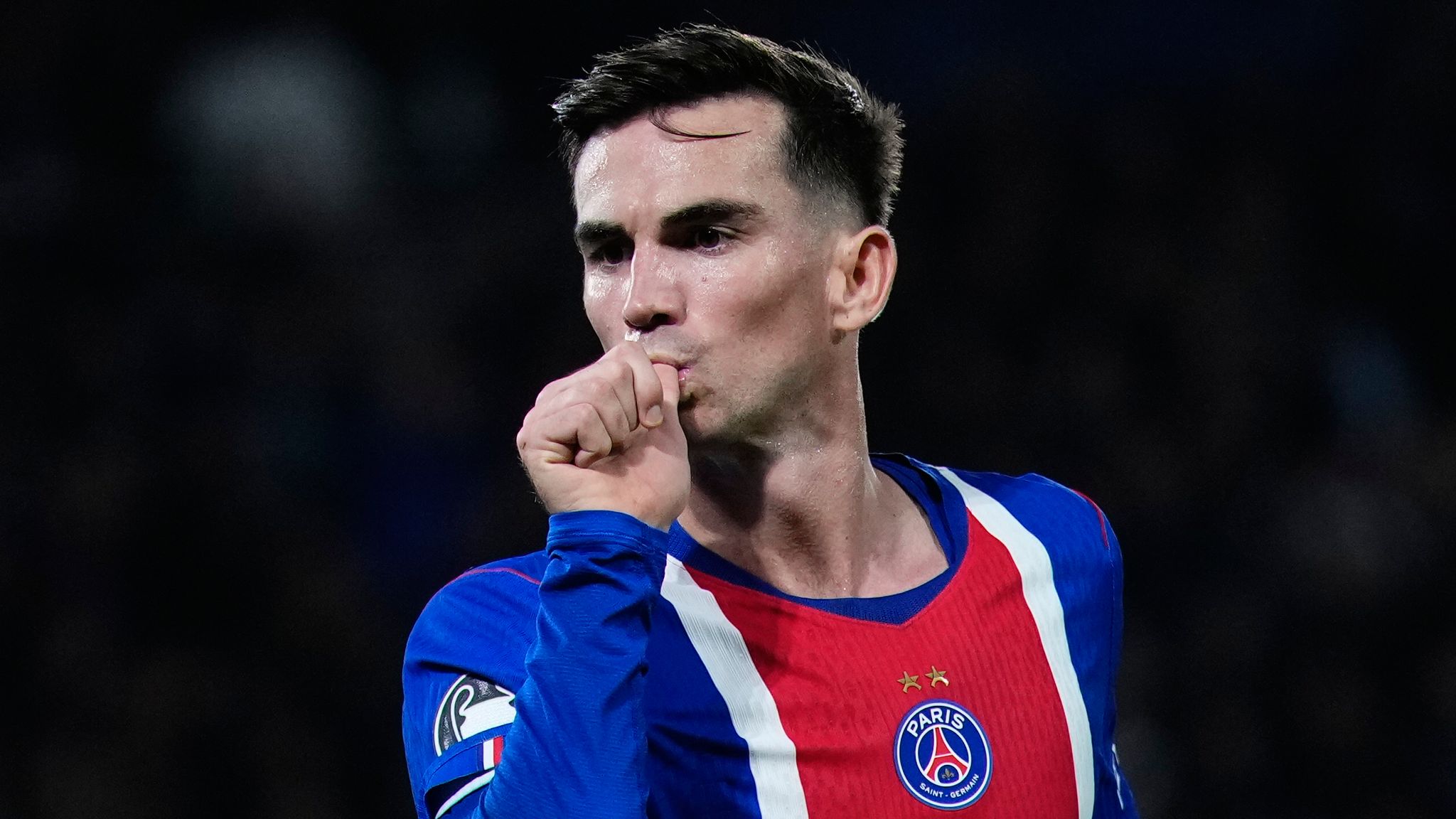 Fabián Ruiz festeja el cuarto gol del PSG.