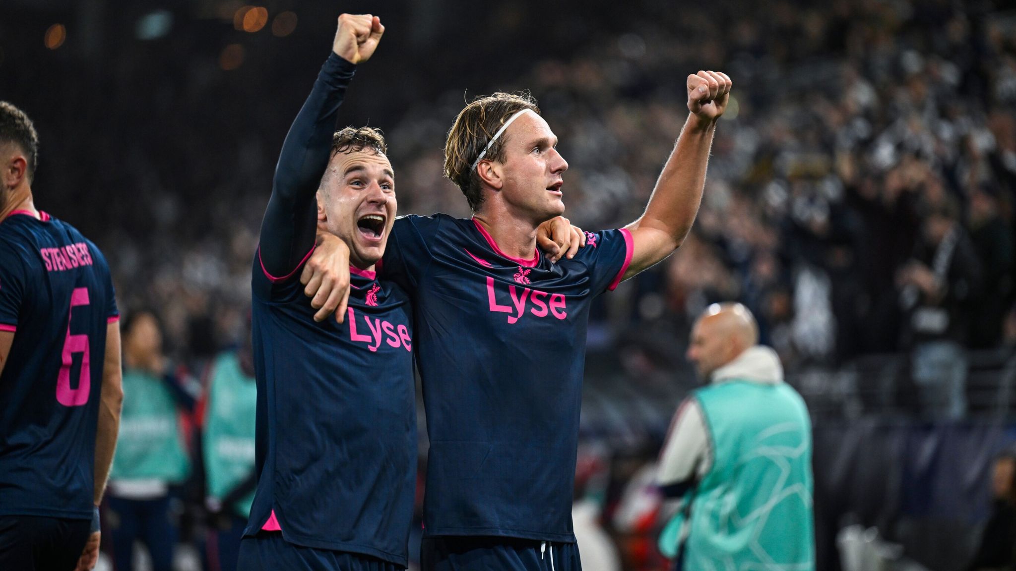 Viking sorprende a Europa al anotar tres contra el Bayern Munich en la Champions